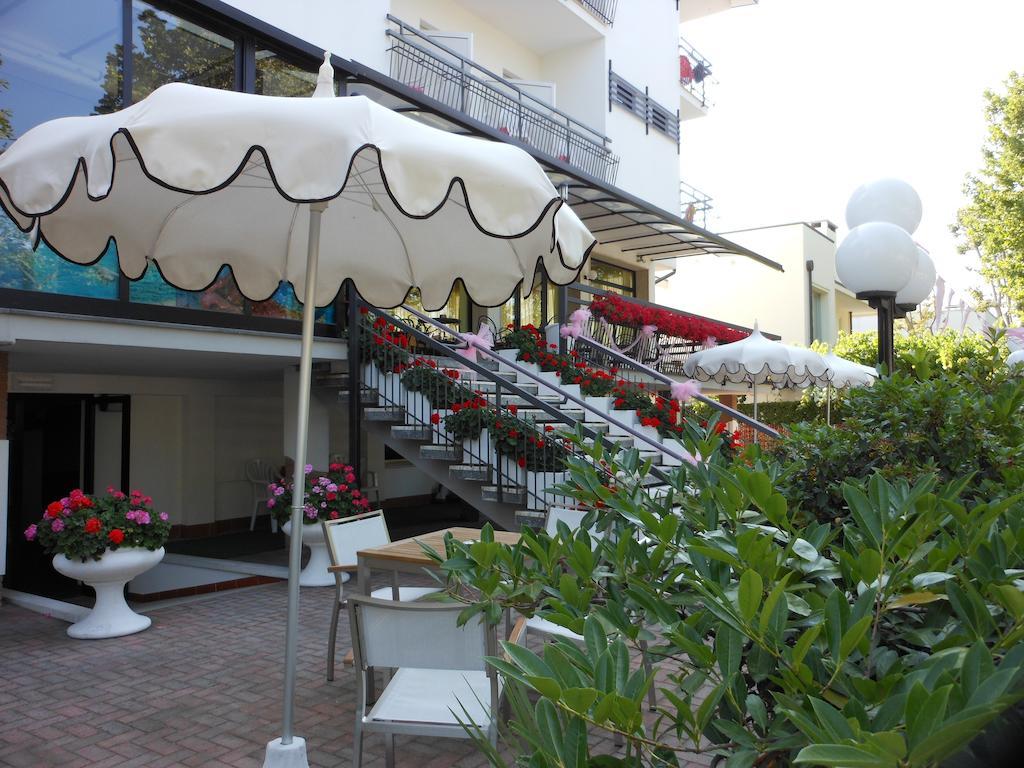Lux Hotel 3*